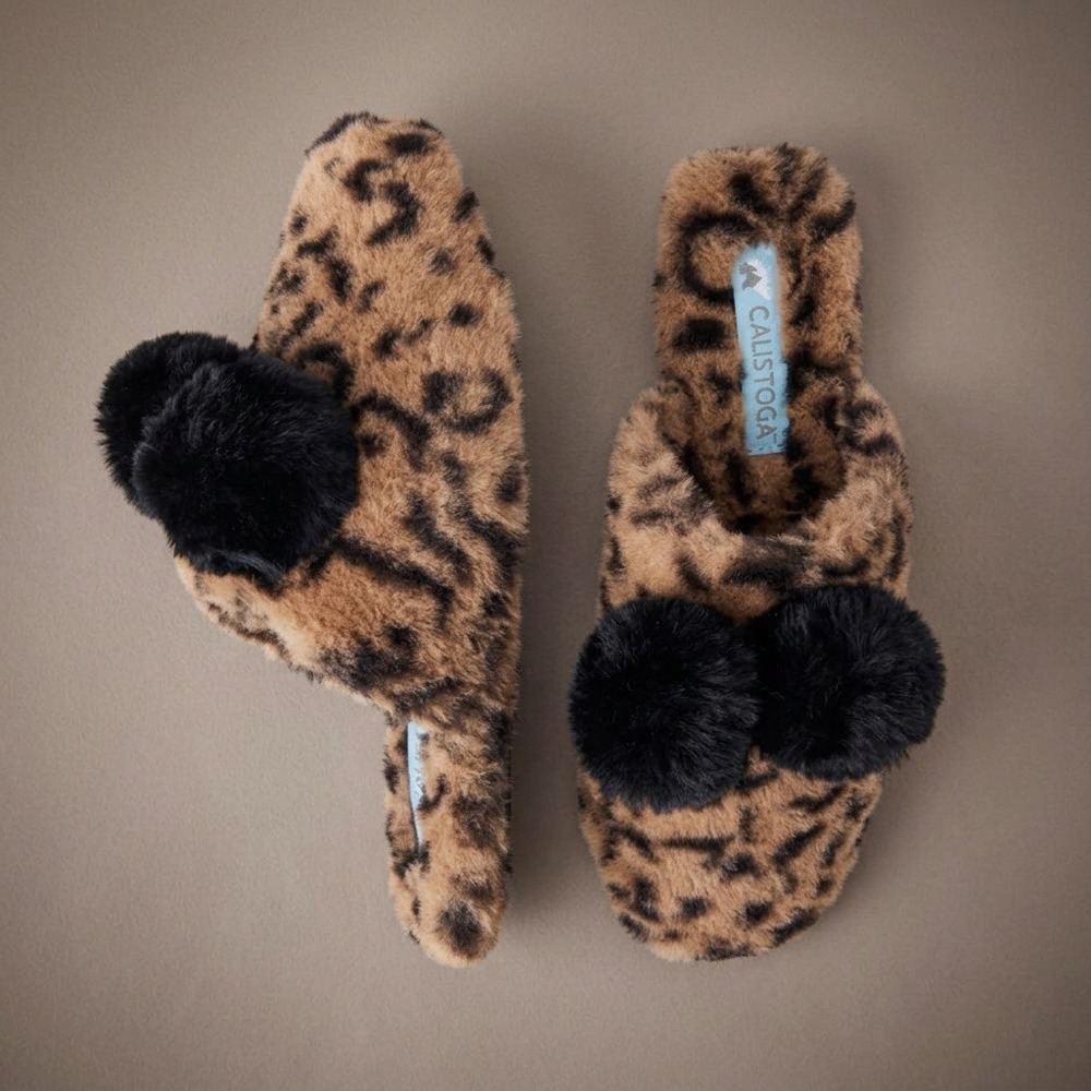 Calistoga Women's Slippers Size 8 Leopard Faux Fur Pom Pom Mule Scuff Shoes NWB